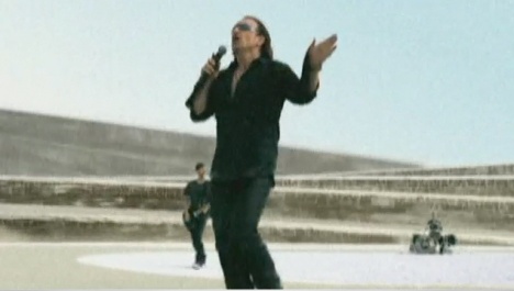 U2 with Vertigo effect