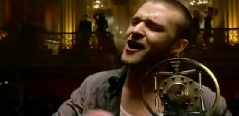 Justin Timberlake sings in What Goes Around music video