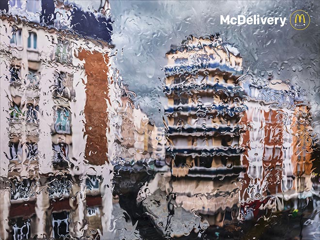 McDonalds France McDelivery print ad - Rainy Day