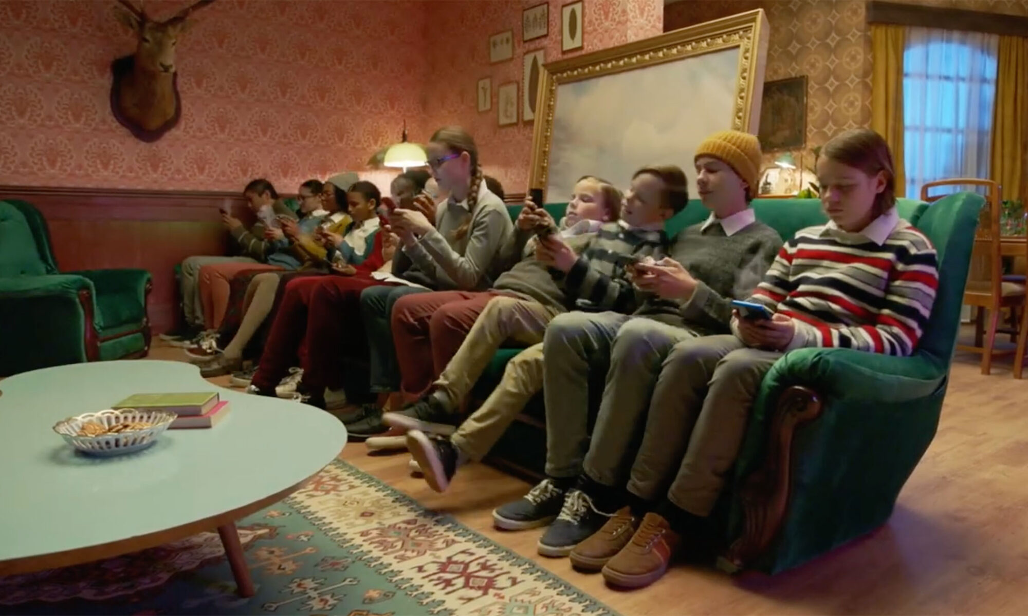 HP 12 Teens a Texting in 12 Days of Real Christmas ad